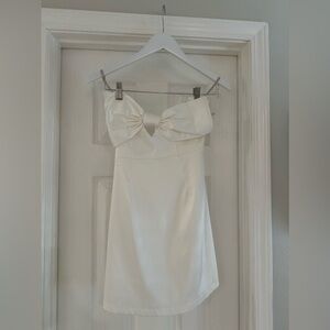 selfie Leslie strapless bow mini dress